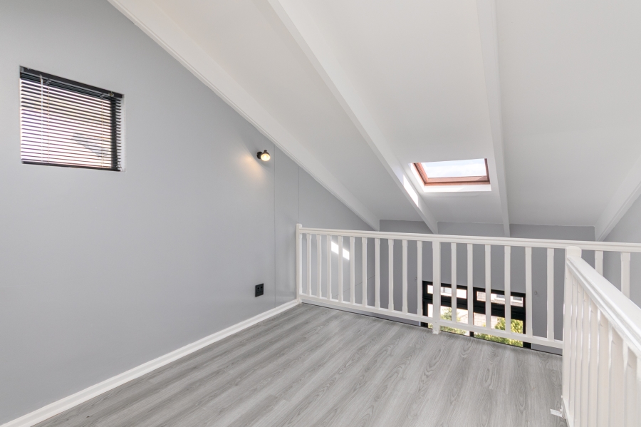 1 Bedroom Property for Sale in Green Point Western Cape